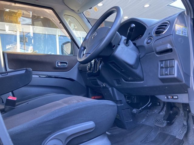 Nissan ROOX 2012-06 26916-6