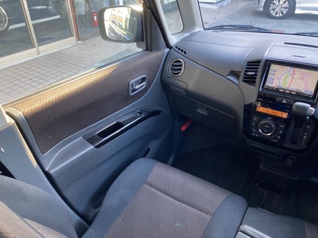 Nissan ROOX 2012-06 26916-8