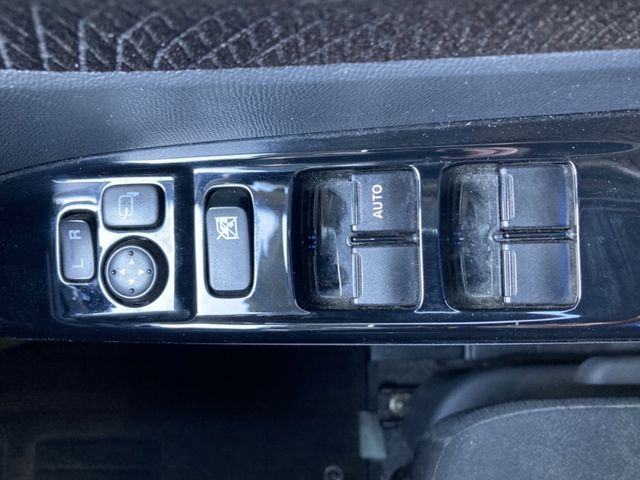 Nissan ROOX 2012-06 26916-17