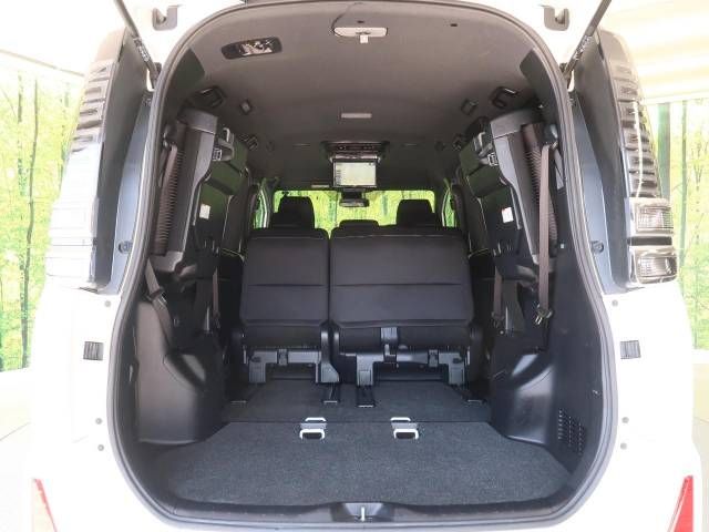Toyota VOXY 2018-02 13485-12