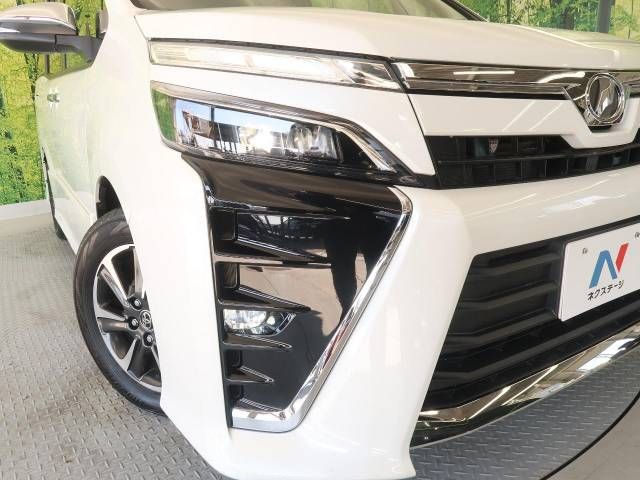 Toyota VOXY 2018-02 13485-14