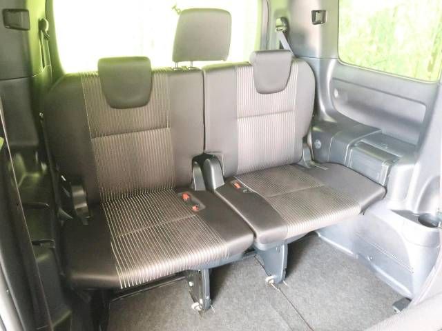 Toyota VOXY 2018-02 13485-11