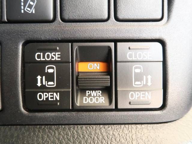 Toyota VOXY 2018-02 13485-7