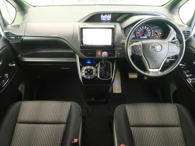 Toyota VOXY 2018-02 13485-1