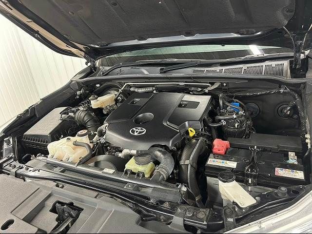 Toyota HILUX 2019-07 189405-17