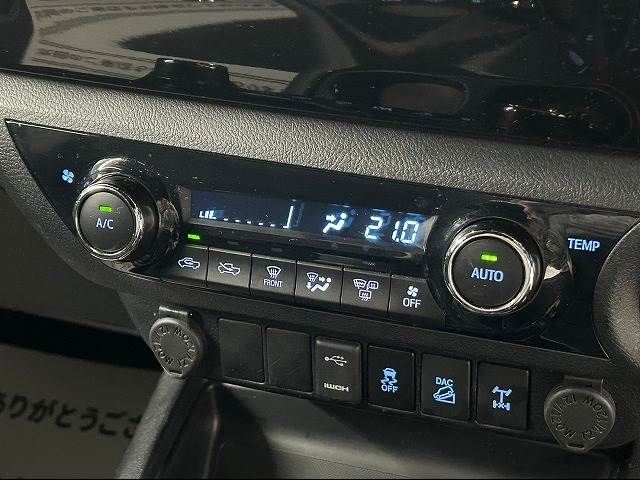 Toyota HILUX 2019-07 189405-11