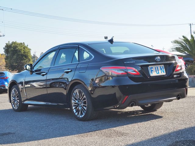 Toyota CROWN SEDAN 2019-01 181565-5
