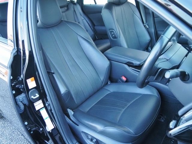 Toyota CROWN SEDAN 2019-01 181565-10