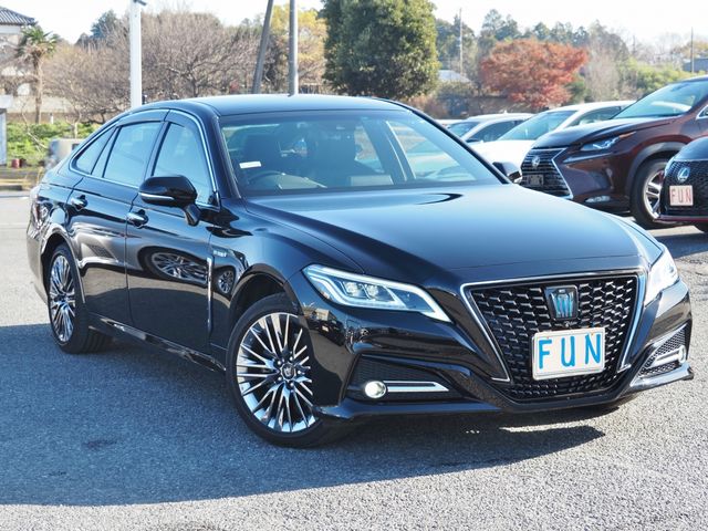 Toyota CROWN SEDAN 2019-01 181565-2