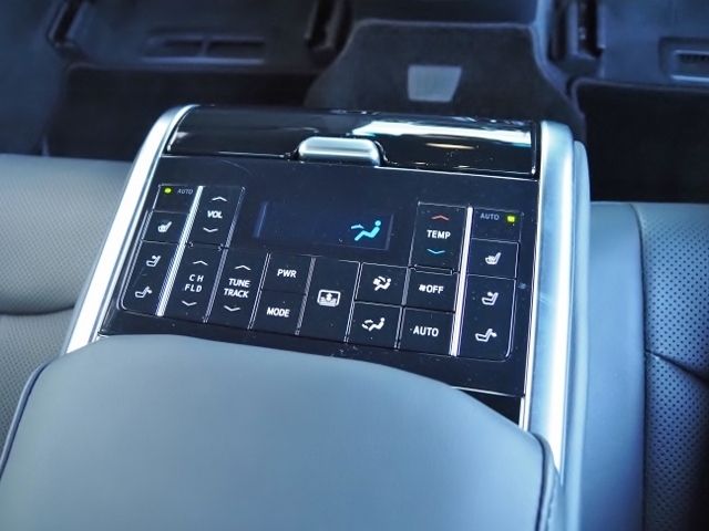 Toyota CROWN SEDAN 2019-01 181565-13
