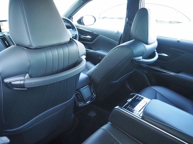 Toyota CROWN SEDAN 2019-01 181565-14