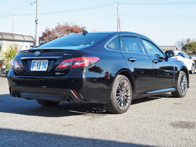 Toyota CROWN SEDAN 2019-01 181565-4