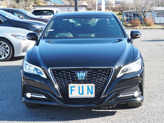 Toyota CROWN SEDAN 2019-01 181565-1