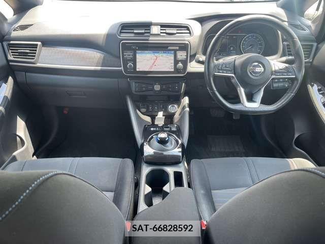 Nissan LEAF 2017-10 324785-6