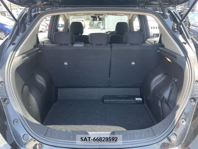 Nissan LEAF 2017-10 324785-19
