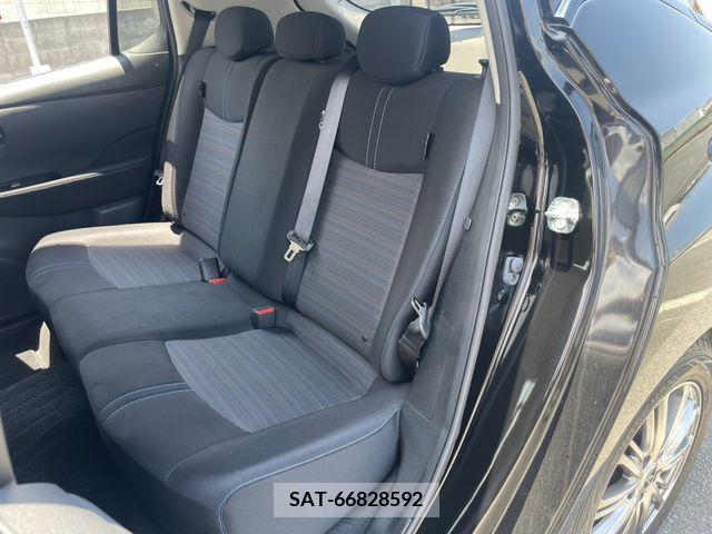 Nissan LEAF 2017-10 324785-18