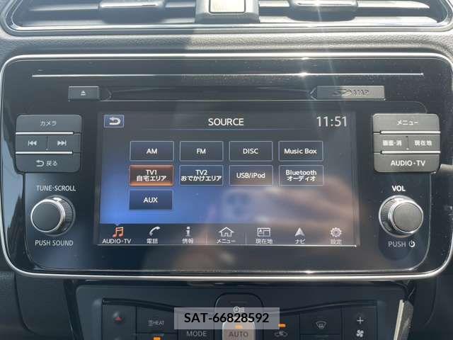 Nissan LEAF 2017-10 324785-8