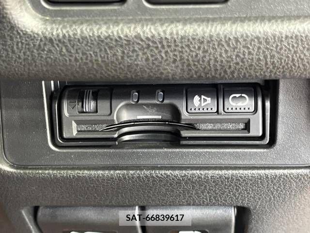 Nissan JUKE 2015-07 320505-5