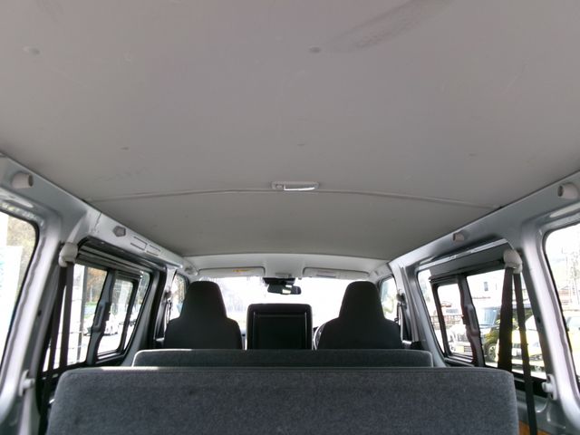 Toyota HIACE VAN 2018-12 181350-8