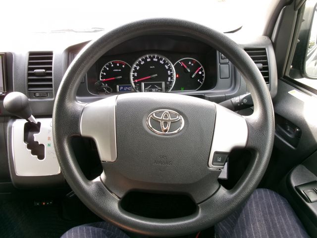 Toyota HIACE VAN 2018-12 181350-24