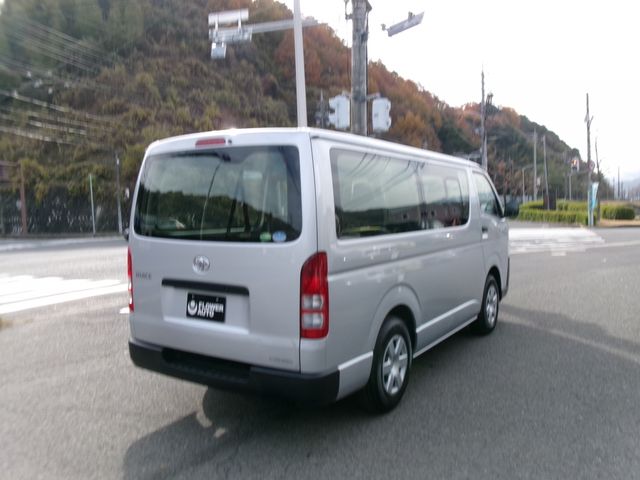 Toyota HIACE VAN 2018-12 181350-2