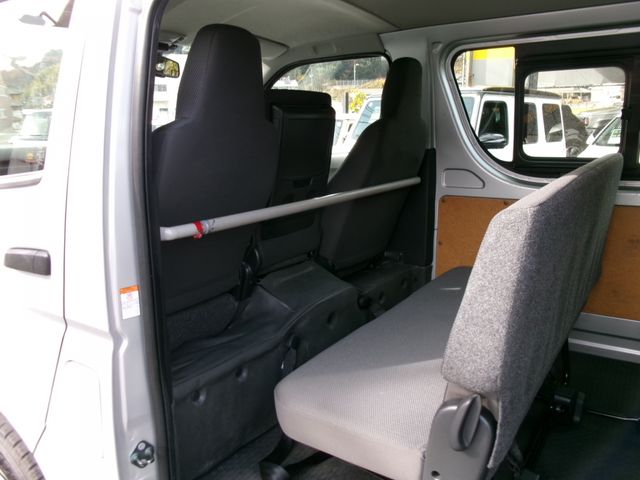 Toyota HIACE VAN 2018-12 181350-19