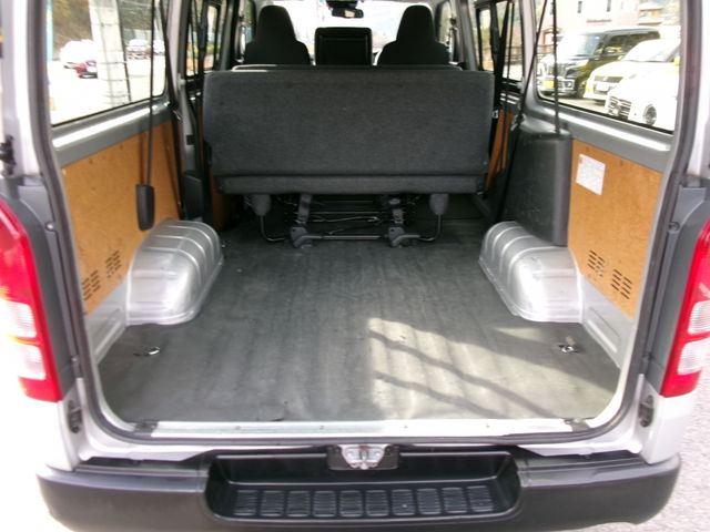 Toyota HIACE VAN 2018-12 181350-9