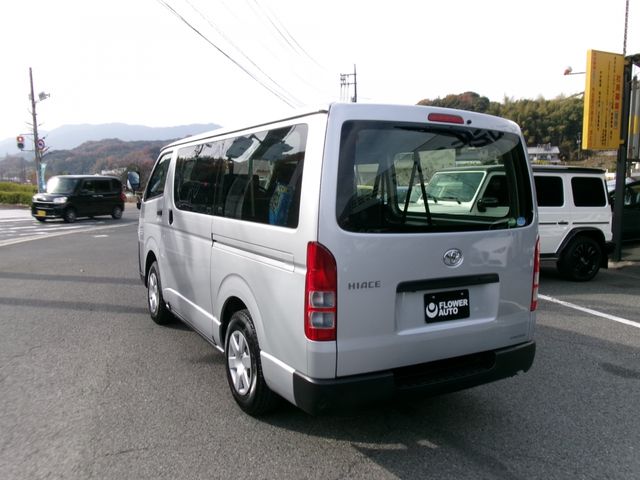 Toyota HIACE VAN 2018-12 181350-4