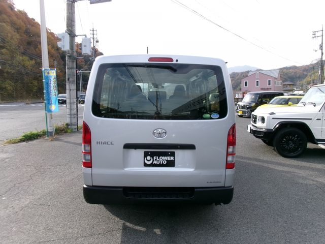 Toyota HIACE VAN 2018-12 181350-6