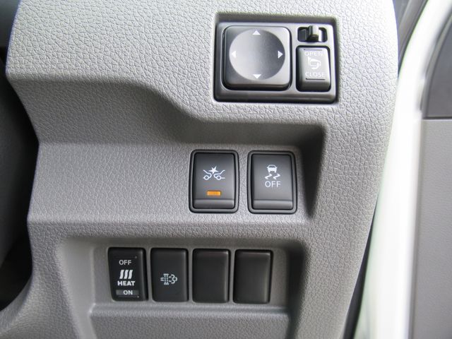 Nissan NV350 Caravan 2017-08 194024-12