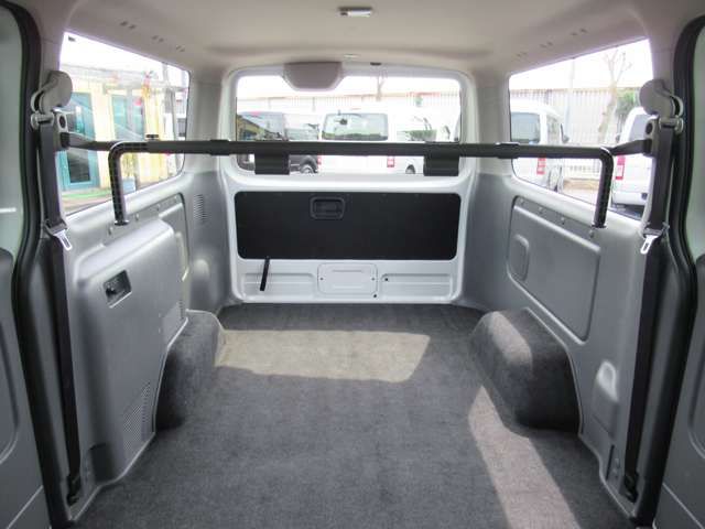 Nissan NV350 Caravan 2017-08 194024-26