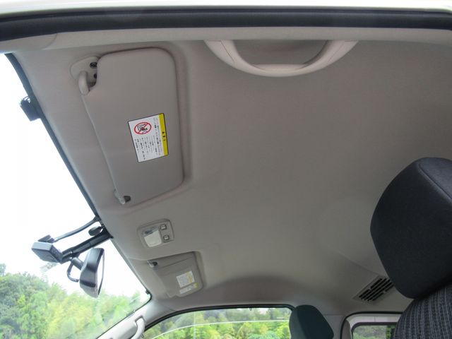 Nissan NV350 Caravan 2017-08 194024-20