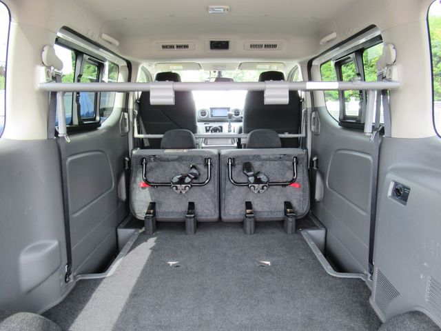 Nissan NV350 Caravan 2017-08 194024-25