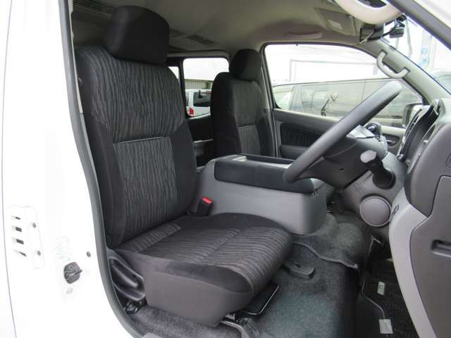 Nissan NV350 Caravan 2017-08 194024-19