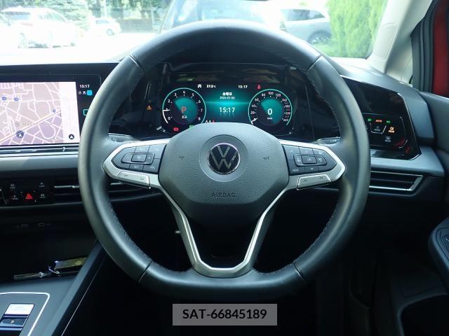 VolksWagen GOLF 2021-08 370636-15