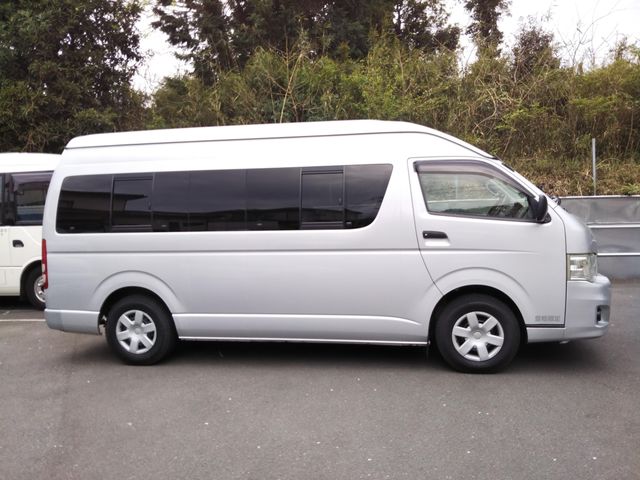 Toyota HIACE COMMUTER 2011-03 3571-3