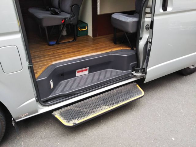 Toyota HIACE COMMUTER 2011-03 3571-13