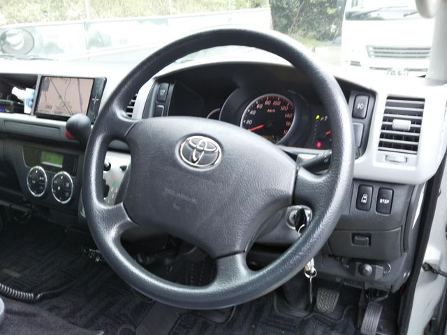 Toyota HIACE COMMUTER 2011-03 3571-10