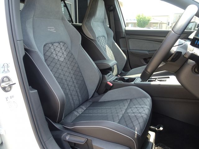 VolksWagen GOLF 2021-06 8501-10