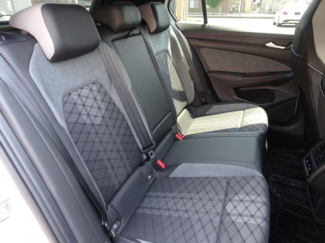 VolksWagen GOLF 2021-06 8501-12