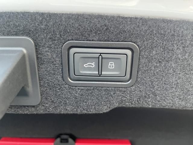 Audi A8 2019-11 10730-17