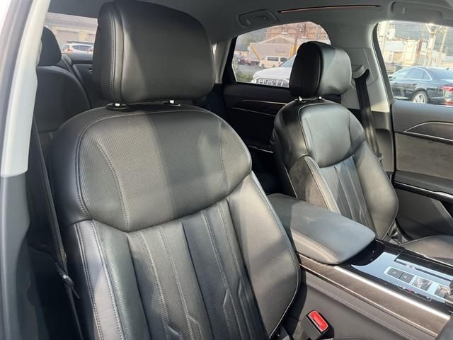 Audi A8 2019-11 10730-15