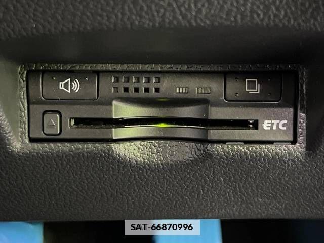 Toyota PRIUS 2017-07 331038-7