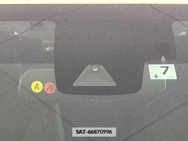 Toyota PRIUS 2017-07 331038-5