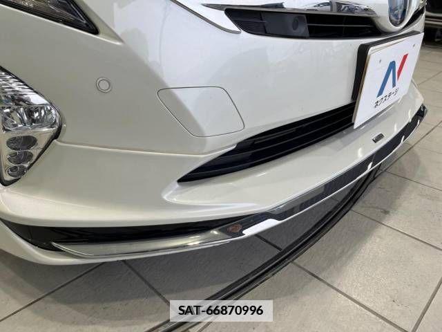 Toyota PRIUS 2017-07 331038-4
