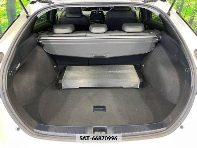Toyota PRIUS 2017-07 331038-10