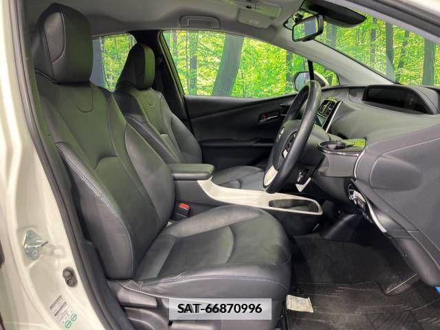 Toyota PRIUS 2017-07 331038-8