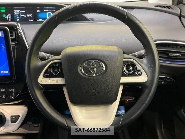 Toyota PRIUS 2018-08 366353-11