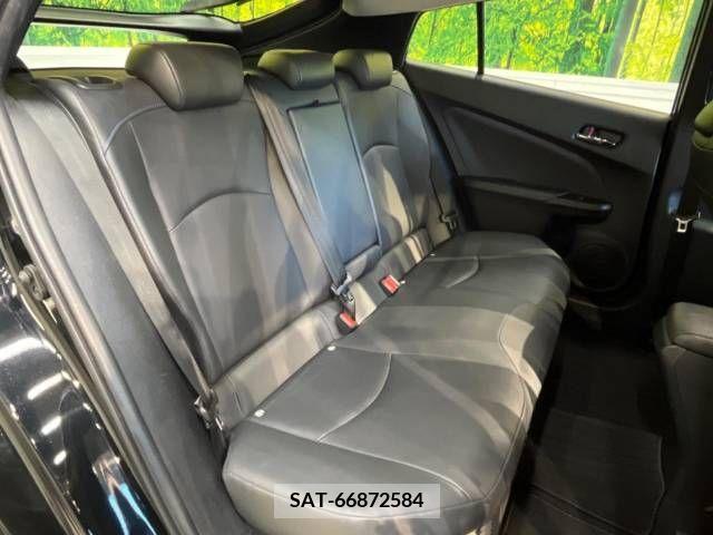 Toyota PRIUS 2018-08 366353-9