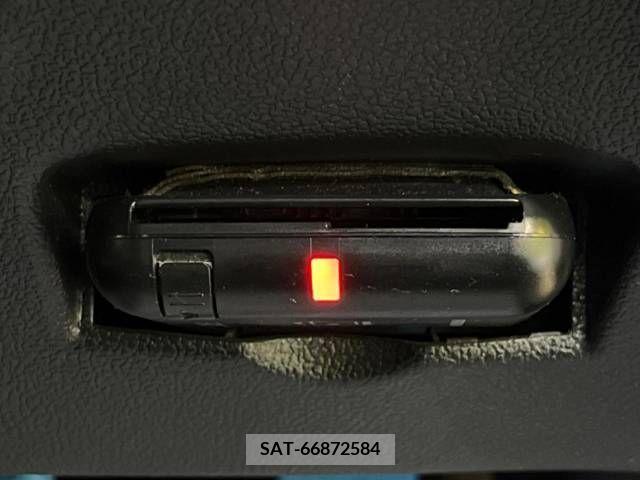 Toyota PRIUS 2018-08 366353-7
